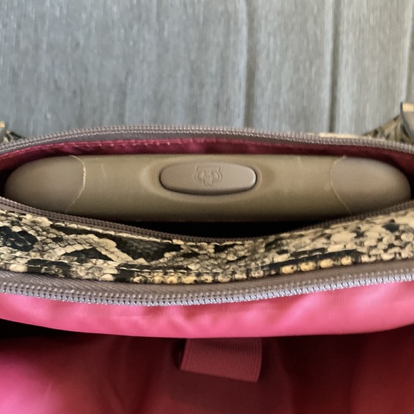 Brand New Kathy Van Zeeland Carry on - Picture 9 of 11